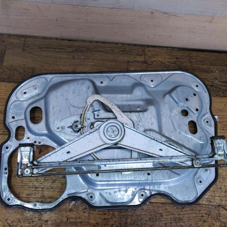 steklopodieemnik-perednii-ford-focus-2-do-rest-art-26009-big-1