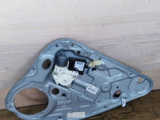 steklopodieemnik-zadnii-pravyi-ford-focus-2-do-rest-sedan-art-26063