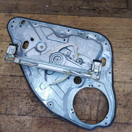 steklopodieemnik-zadnii-pravyi-ford-focus-2-do-rest-sedan-art-26063-big-1