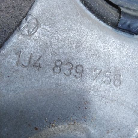 steklopodieemnik-zadnii-pravyi-volkswagen-golf-4-art-27674-big-2