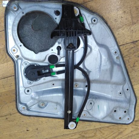 steklopodieemnik-zadnii-pravyi-volkswagen-golf-4-art-27674-big-3