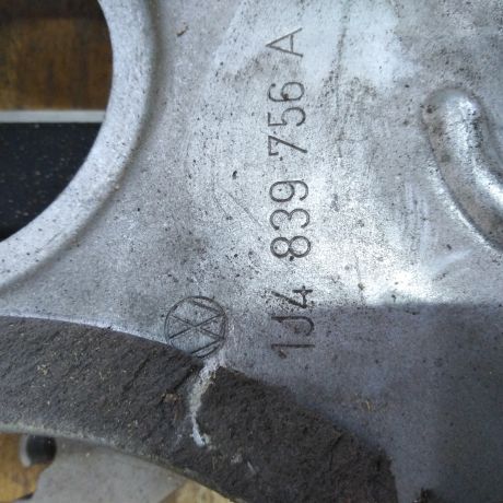 steklopodieemnik-zadnii-pravyi-volkswagen-golf-4-art-27676-big-2