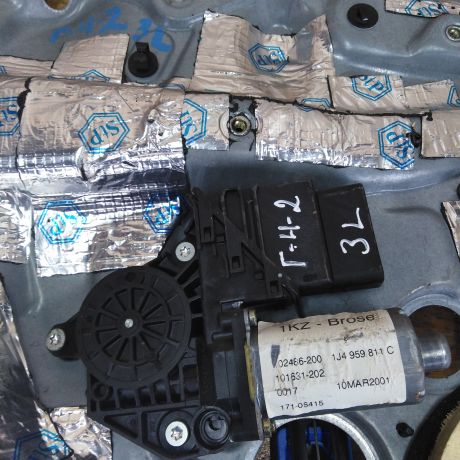 steklopodieemnik-zadnii-levyi-volkswagen-golf-4-art-27684-big-1