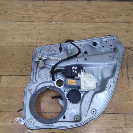 steklopodieemnik-zadnii-pravyi-volkswagen-bora-art-27685-big-0