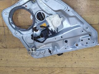 steklopodieemnik-zadnii-levyi-volkswagen-bora-art-27686