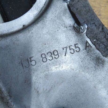 steklopodieemnik-zadnii-levyi-volkswagen-bora-art-27686-big-1