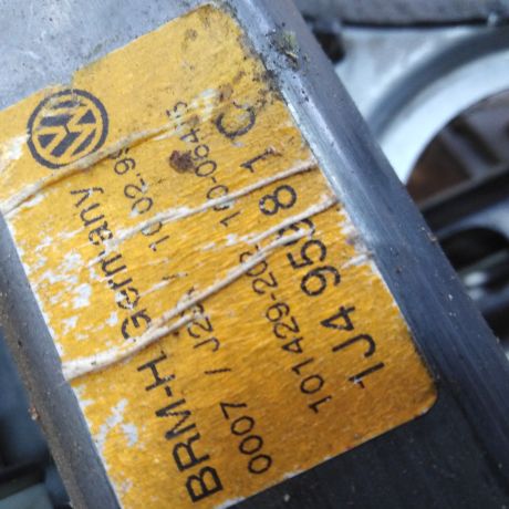 steklopodieemnik-zadnii-levyi-volkswagen-bora-art-27686-big-3