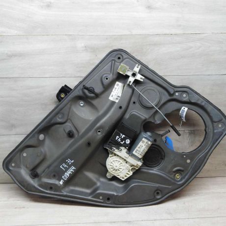 steklopodieemnik-zadnii-levyi-volkswagen-golf-4-art-27925-big-0