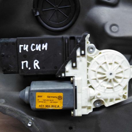 steklopodieemnik-perednii-pravyi-volkswagen-golf-4-art-27926-big-2