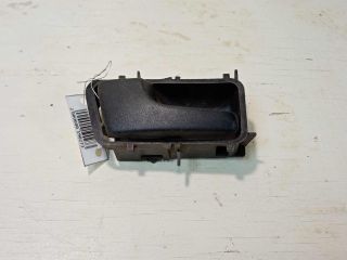 rucka-vnutrenniaia-levaia-otkryvaniia-dveri-volkswagen-passat-b3-art-28017