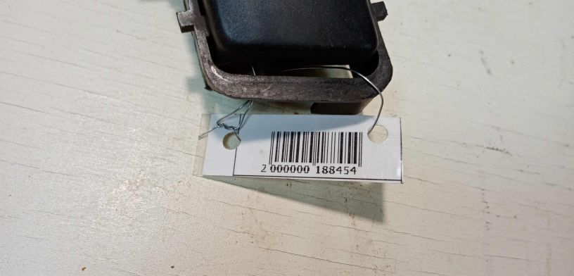 rucka-vnutrenniaia-otkryvaniia-dveri-volkswagen-passat-b3-art-28072-big-1