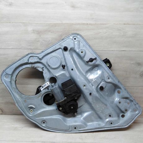 steklopodieemnik-zadnii-pravyi-volkswagen-golf-4-art-28114-big-0