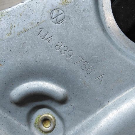 steklopodieemnik-zadnii-pravyi-volkswagen-golf-4-art-28114-big-2