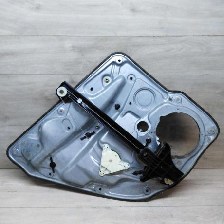 steklopodieemnik-zadnii-pravyi-volkswagen-golf-4-art-28114-big-1