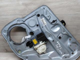 steklopodieemnik-zadnii-pravyi-volkswagen-bora-art-28117