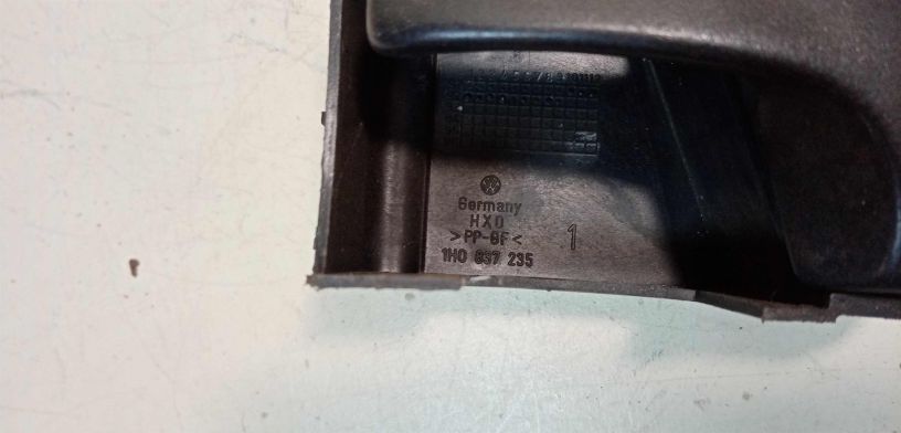 rucka-vnutrenniaia-otkryvaniia-dveri-volkswagen-golf-3-art-28213-big-1