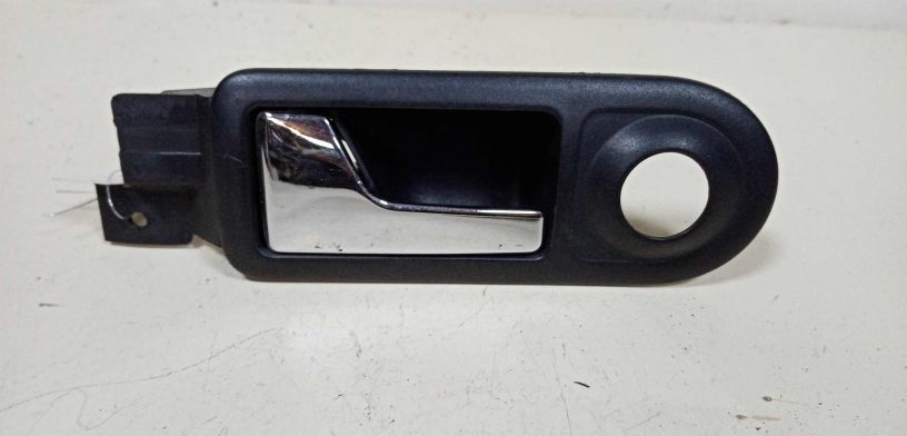 rucka-vnutrenniaia-otkryvaniia-dveri-volkswagen-golf-4-art-28227-big-0