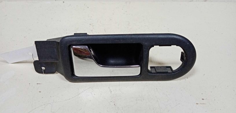 rucka-vnutrenniaia-otkryvaniia-dveri-volkswagen-golf-4-art-28289-big-0