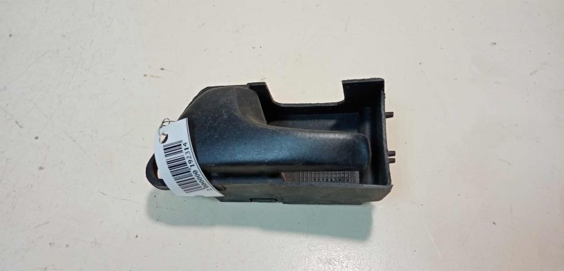 rucka-vnutrenniaia-otkryvaniia-dveri-volkswagen-golf-3-art-28672-big-0