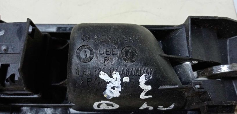 rucka-vnutrenniaia-otkryvaniia-dveri-volkswagen-golf-4-art-28939-big-1