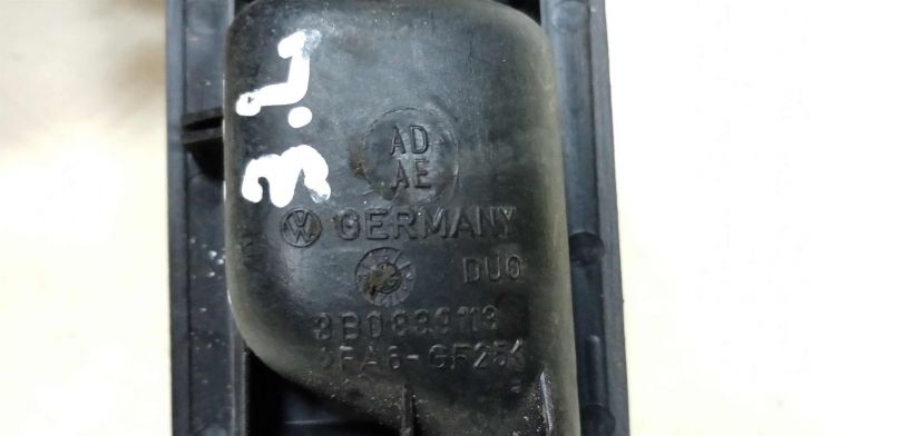 rucka-vnutrenniaia-otkryvaniia-dveri-volkswagen-golf-4-art-28941-big-1