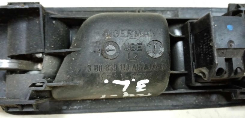 rucka-vnutrenniaia-otkryvaniia-dveri-volkswagen-golf-4-art-28942-big-2