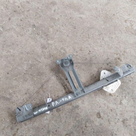 steklopodieemnik-perednii-pravyi-mexaniceskii-renault-logan-art-28956-big-0