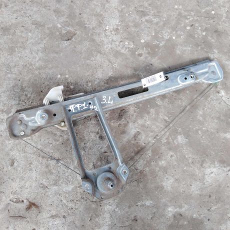 steklopodieemnik-zadnii-levyi-mexaniceskii-ford-focus-1-rest-art-29528-big-0