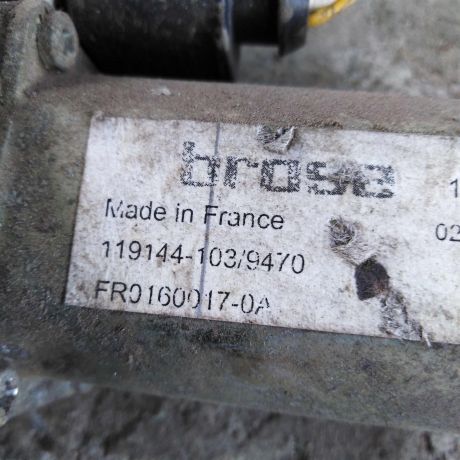 steklopodieemnik-perednii-ford-focus-1-rest-levyi-art-29545-big-2