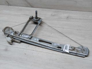 steklopodieemnik-zadnii-pravyi-mexaniceskii-ford-focus-1-rest-art-29695