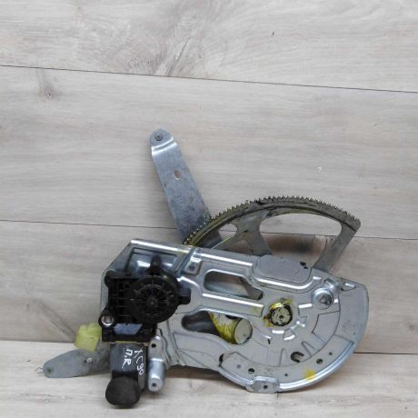 steklopodieemnik-perednii-pravyi-volvo-xc90-art-29915-big-0