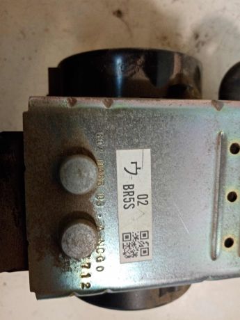 remen-bezopasnosti-zadnii-srednii-mazda-3-bk-xetcbek-art-29971-big-1