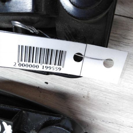 rucka-vnutrenniaia-otkryvaniia-dveri-volvo-xc90-art-30323-big-1