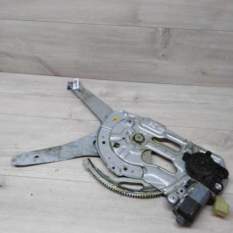 steklopodieemnik-perednii-levyi-volvo-xc90-art-30328-big-2