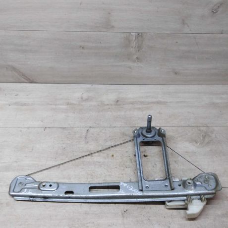 steklopodieemnik-zadnii-levyi-mexaniceskii-ford-focus-1-rest-art-30713-big-0