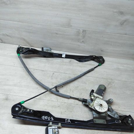 steklopodieemnik-perednii-pravyi-ford-focus-1-rest-art-30852-big-0