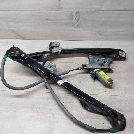 steklopodieemnik-perednii-pravyi-ford-focus-1-rest-art-30852-big-1