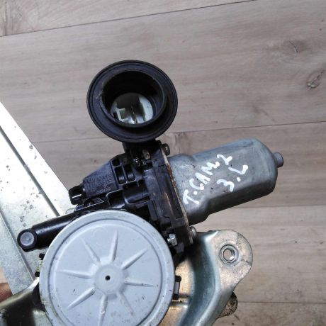 steklopodieemnik-zadnii-levyi-toyota-camry-v40-art-31511-big-2