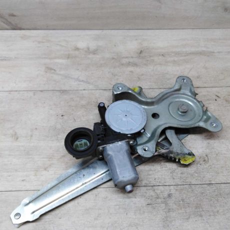 steklopodieemnik-zadnii-pravyi-toyota-camry-v40-art-31513-big-0