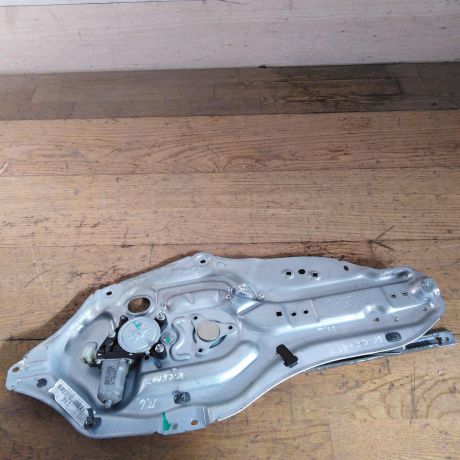 steklopodieemnik-perednii-kia-cerato-2-levyi-art-31920-big-0