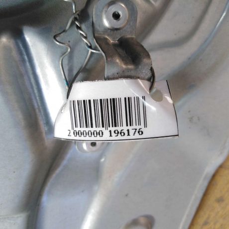 steklopodieemnik-perednii-kia-cerato-2-levyi-art-31920-big-2