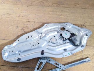 steklopodieemnik-perednii-pravyi-kia-cerato-2-art-31921