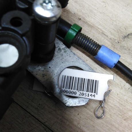 steklopodieemnik-zadnii-pravyi-audi-a8-d2-25-tdi-akpp-perednii-art-32005-big-1