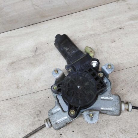 steklopodieemnik-perednii-pravyi-hyundai-accent-2-art-32380-big-2