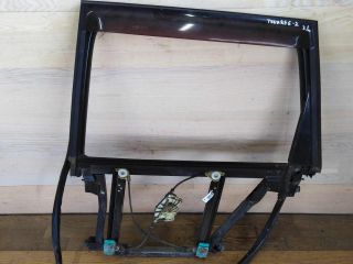 steklopodieemnik-zadnii-levyi-volkswagen-touareg-rest-ramka-art-32931