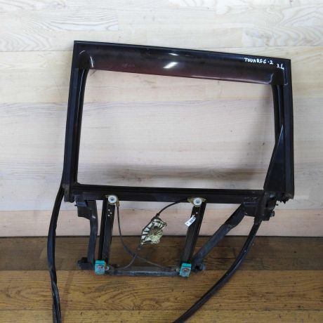 steklopodieemnik-zadnii-levyi-volkswagen-touareg-rest-ramka-art-32931-big-0