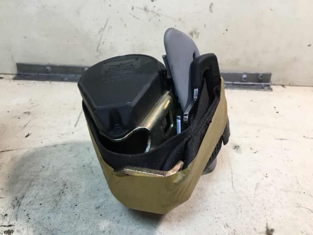 remen-bezopasnosti-zadnii-pravyi-mitsubishi-carisma-rest-art-33127-big-1