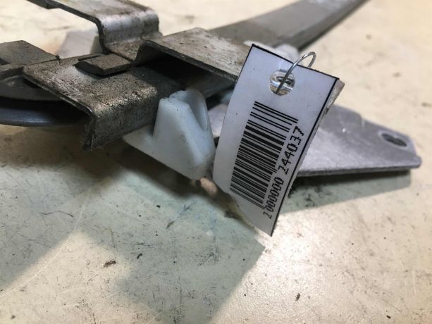 steklopodieemnik-zadnii-pravyi-mexaniceskii-mitsubishi-carisma-rest-art-33193-big-1