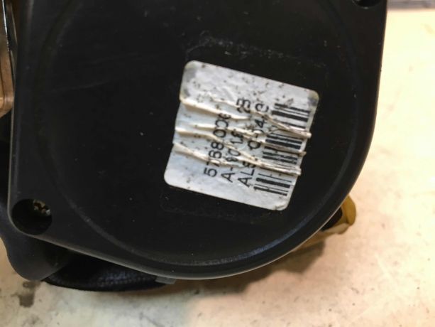 remen-bezopasnosti-zadnii-srednii-mitsubishi-carisma-rest-art-33400-big-1