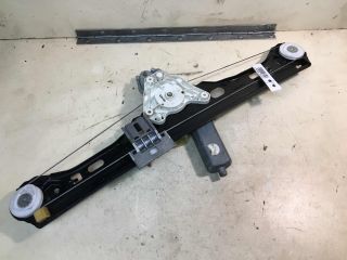 steklopodieemnik-zadnii-levyi-mercedes-w203-do-rest-art-33596